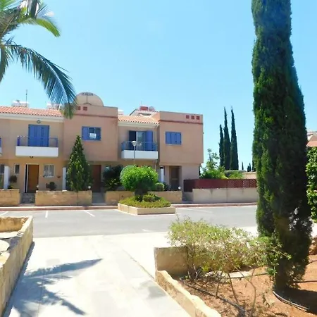 Iris Village 2br Town House *
